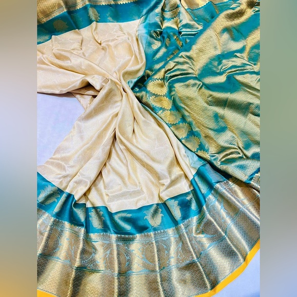 Pure Silk Gadowal Saree - Picture 2 of 3